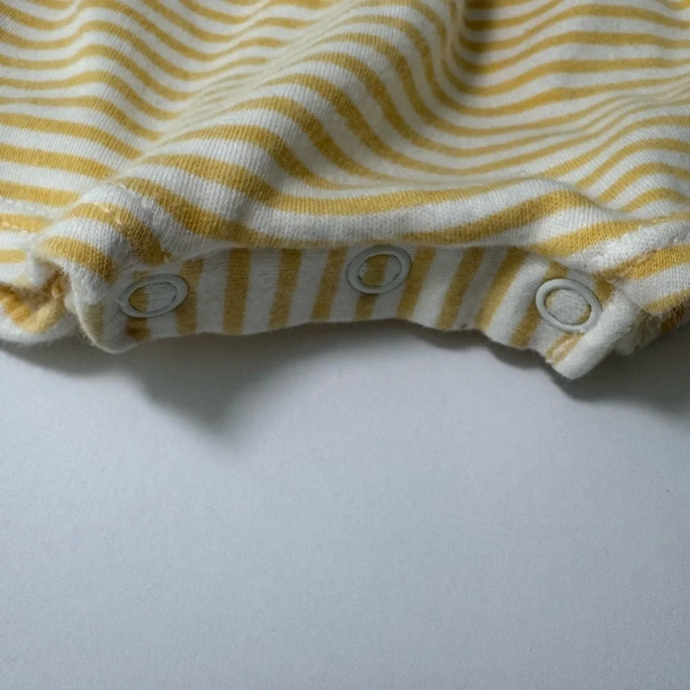 Vintage Carter White/Yellow Romper Size 6-9
